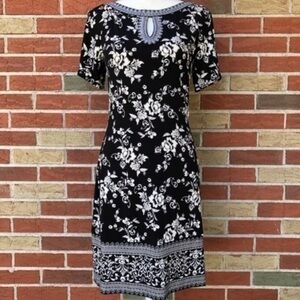 🌷 White House Black Market Keyhole Floral Black White Purple Midi Shift Dress